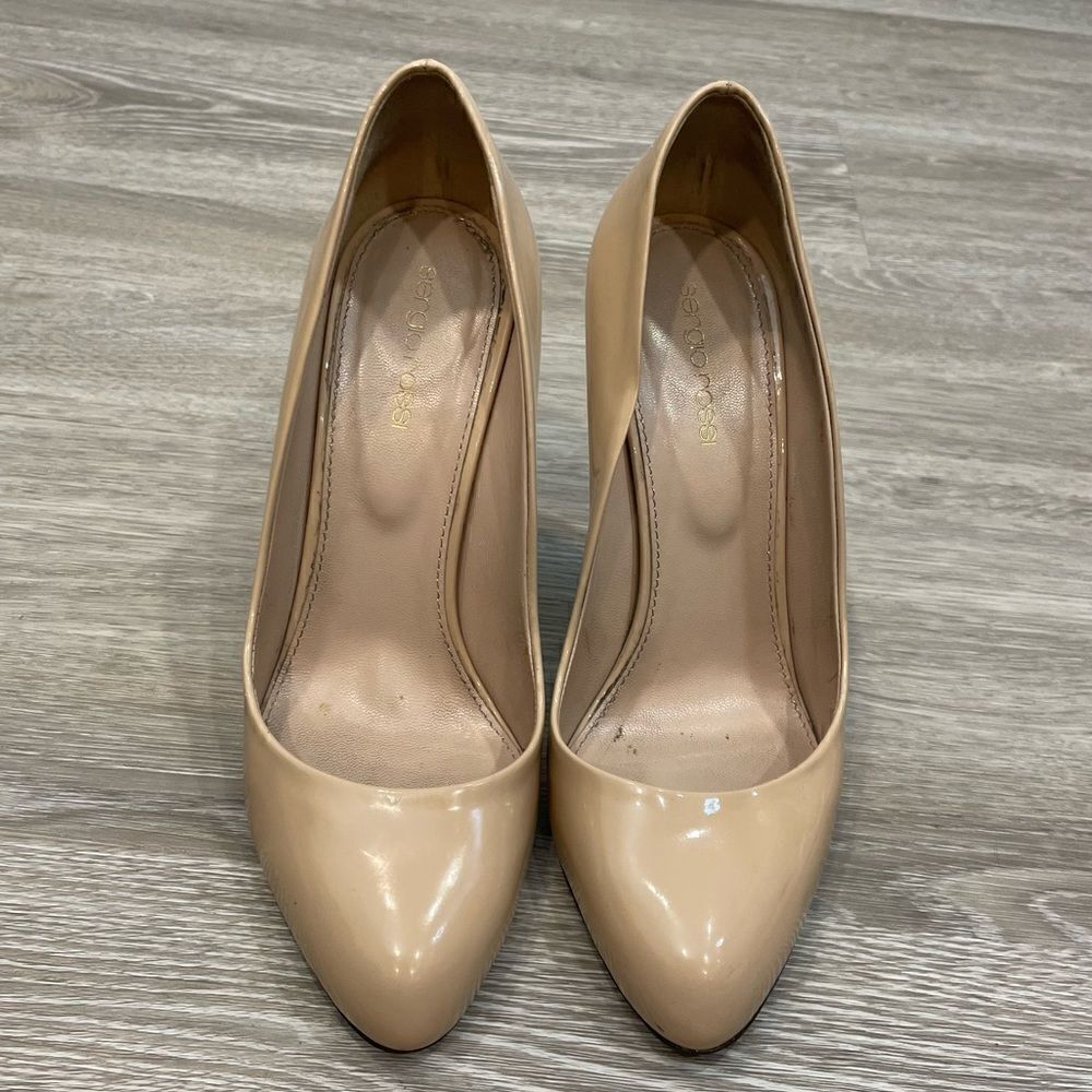 SERGIO ROSSI Beige Patent-leather pumps